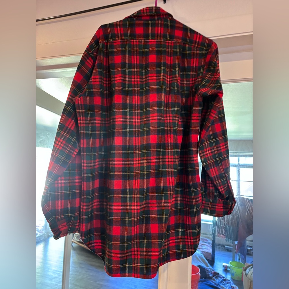 Pendleton Men's Red and Green Plaid Button-Down Shirt - Picture 7 of 9
